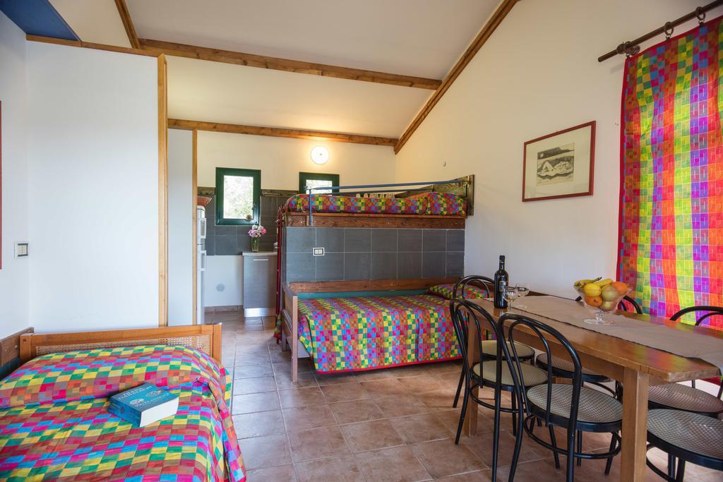 Il Borgo Centro Vacanze グアルディスタッロ エクステリア 写真